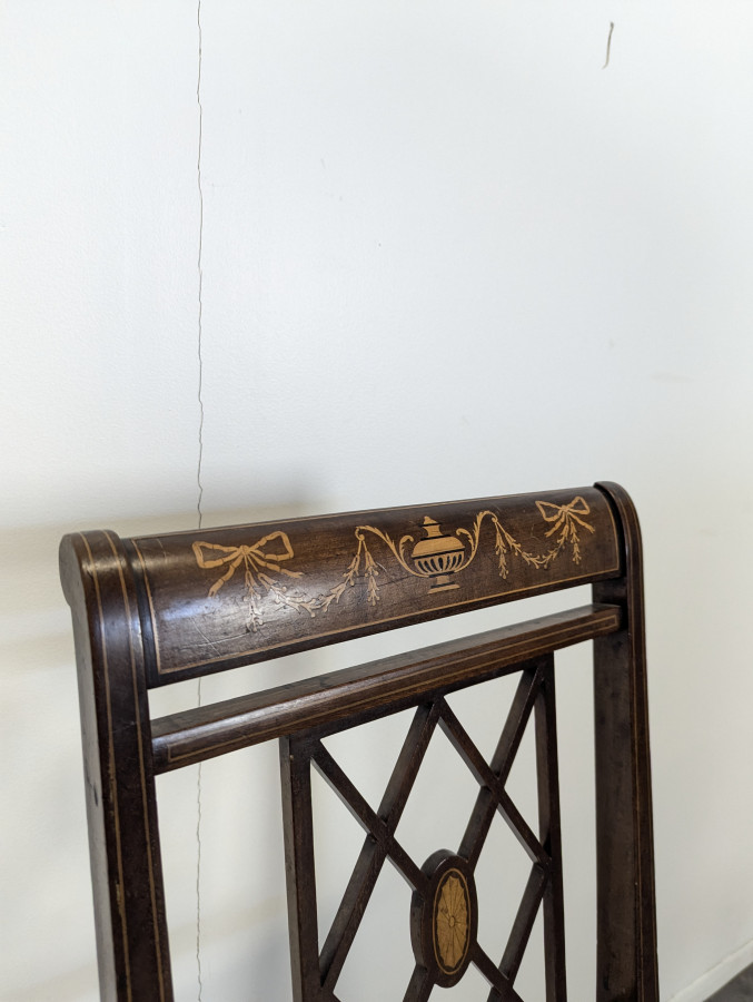 Chaise Anglaise en Marqueterie d'Acajou et Citronnier