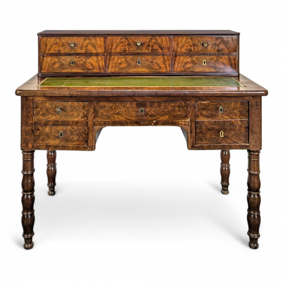 Bureau à gradins d'époque Louis Philippe en Acajou flammé