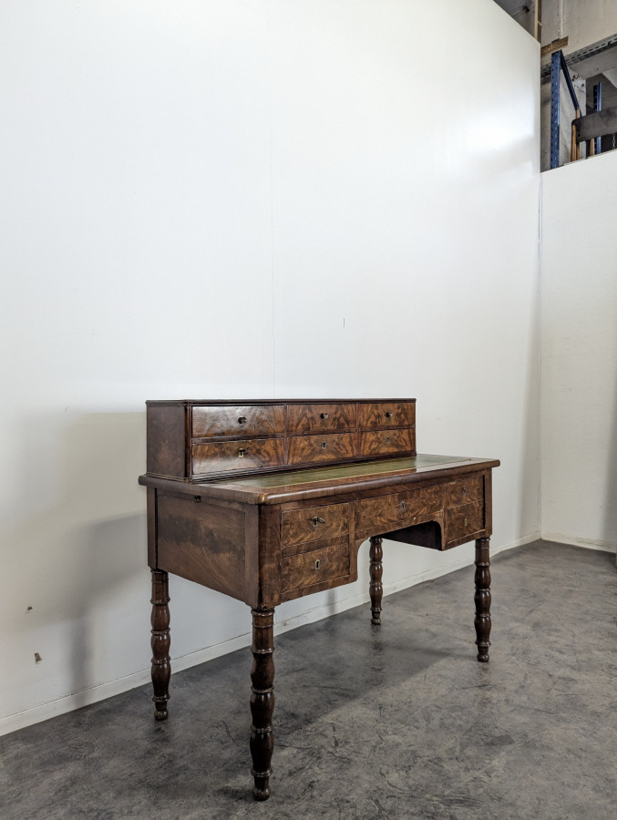 Bureau à gradins d'époque Louis Philippe en Acajou flammé