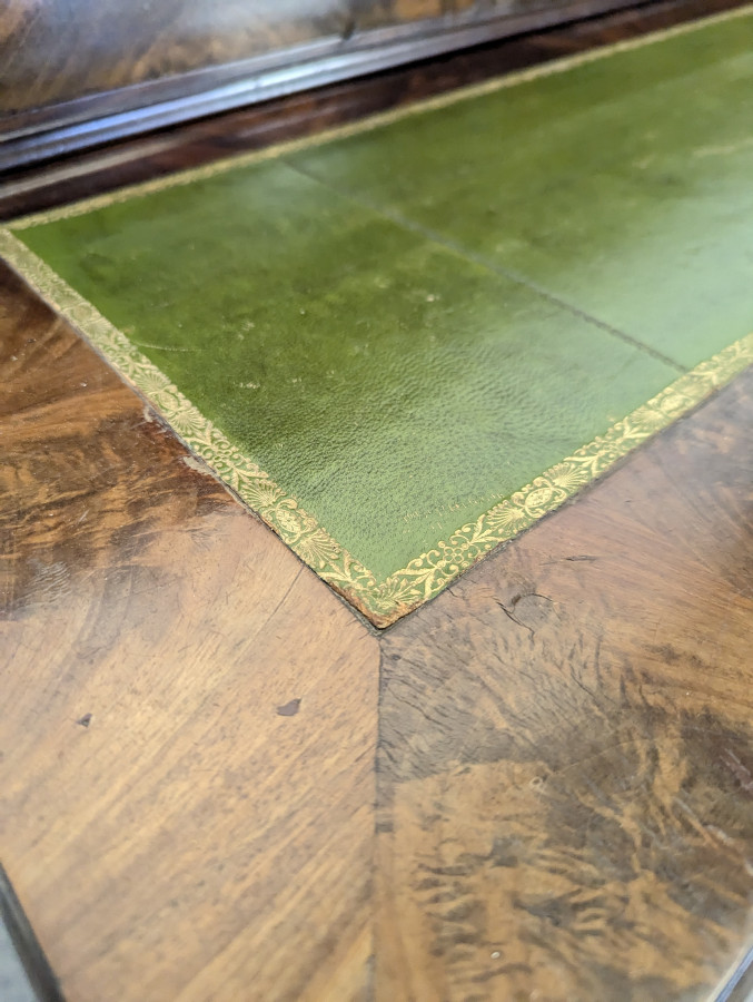 Bureau à gradins d'époque Louis Philippe en Acajou flammé
