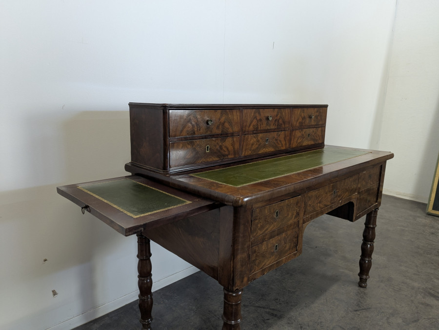 Bureau à gradins d'époque Louis Philippe en Acajou flammé