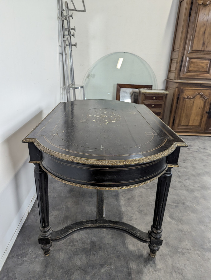 Table de milieu en bois noirci époque Napoléon III