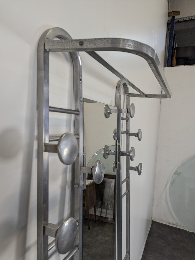 Porte Manteau de style Art Déco en alluminium
