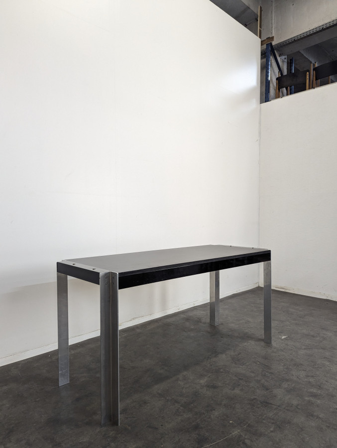 Bureau en Aluminium et bois de Georges Frydman, Edition E.f.a