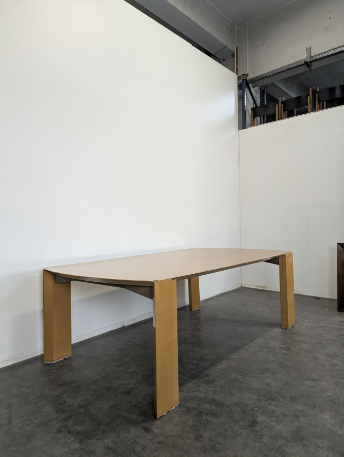 Table de conférence des années 80 en placage d'érable