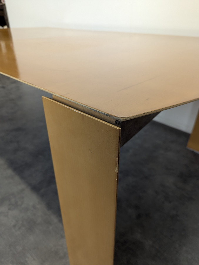 Table de conférence des années 80 en placage d'érable