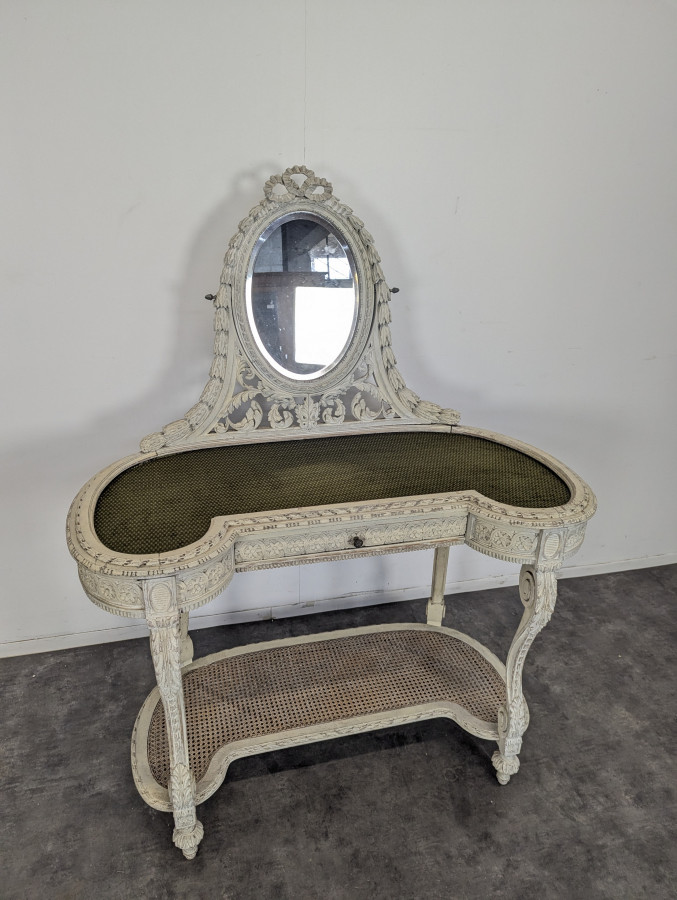 Coiffeuse réchampie de style Louis XVI