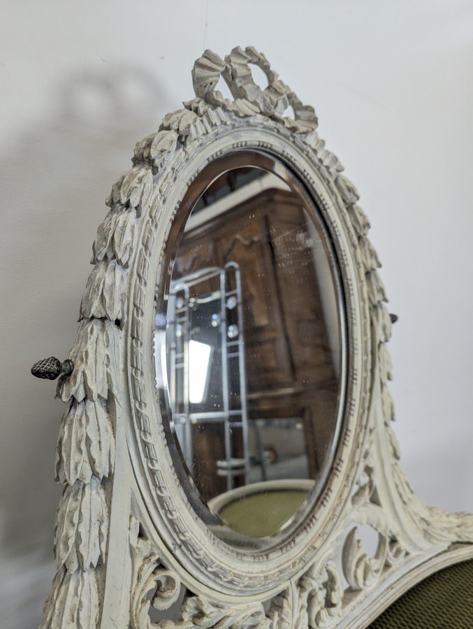 Coiffeuse réchampie de style Louis XVI