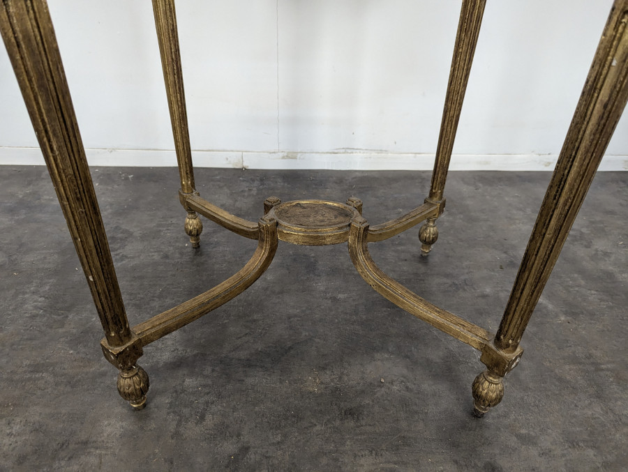 Table de salon en bois doré et cannage de style Louis XVI