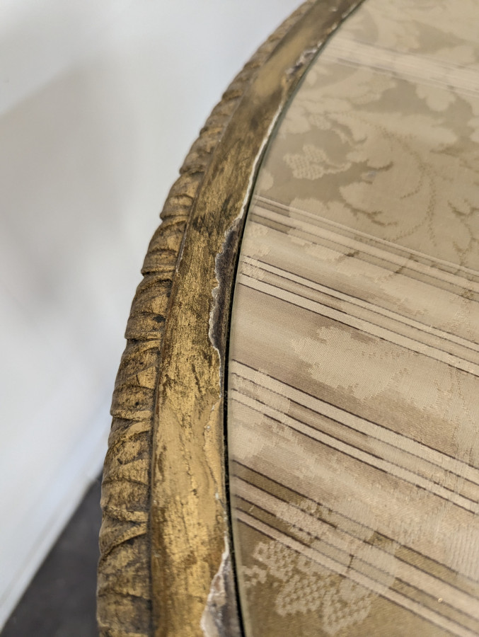 Table de salon en bois doré et cannage de style Louis XVI