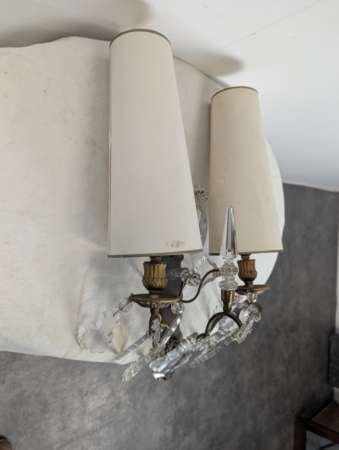Paire d'appliques en cristaux