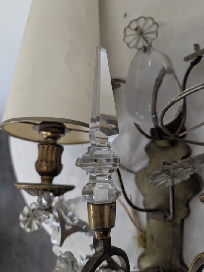Paire d'appliques en cristaux