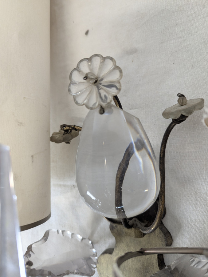 Paire d'appliques en cristaux