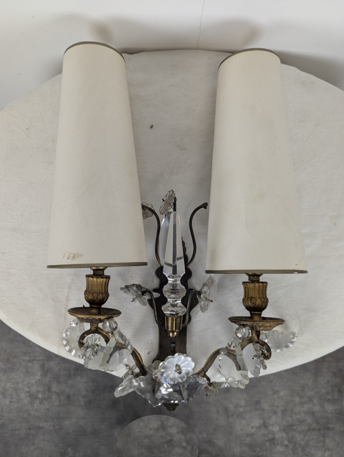 Paire d'appliques en cristaux