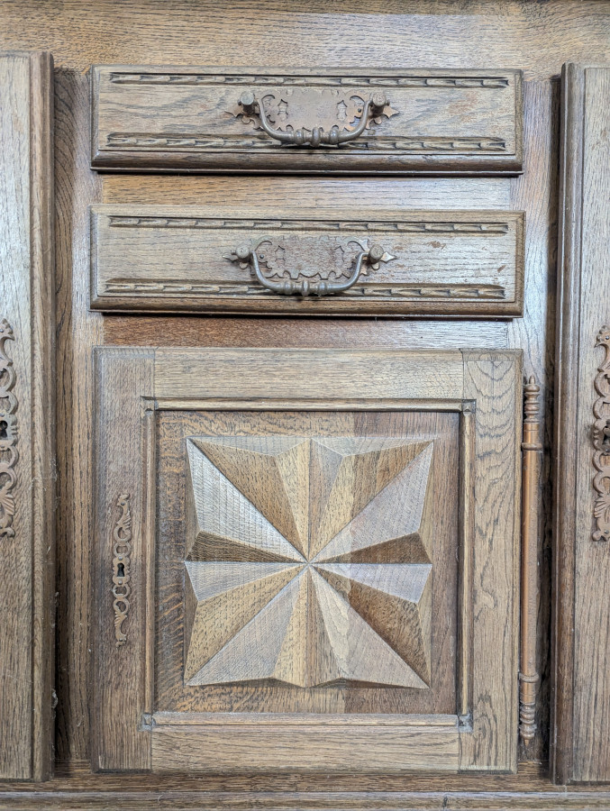 Buffet brutaliste en chêne DLG Dudouyt