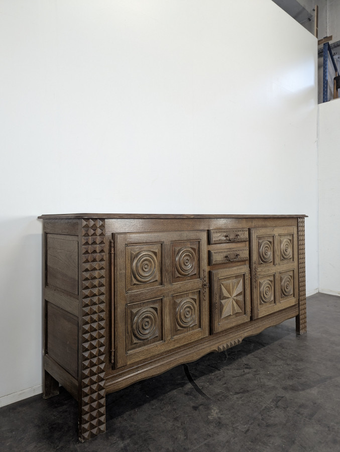 Buffet brutaliste en chêne DLG Dudouyt