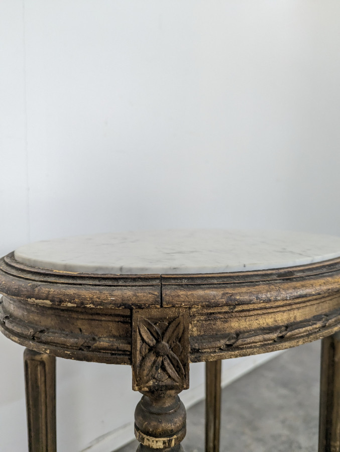 Sellette en bois doré de style Louis XVI