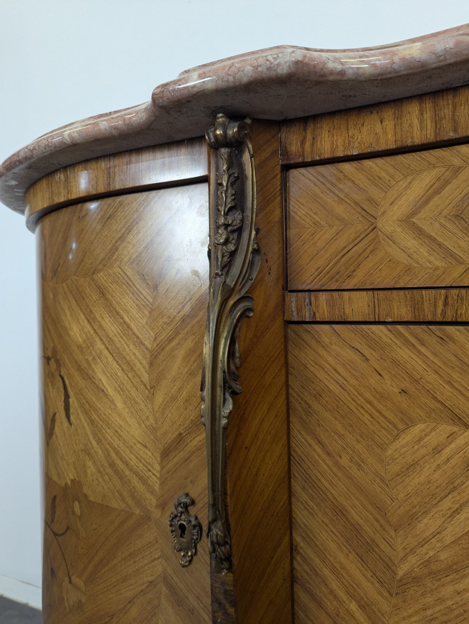 Enfilade en marqueterie de bois de rose