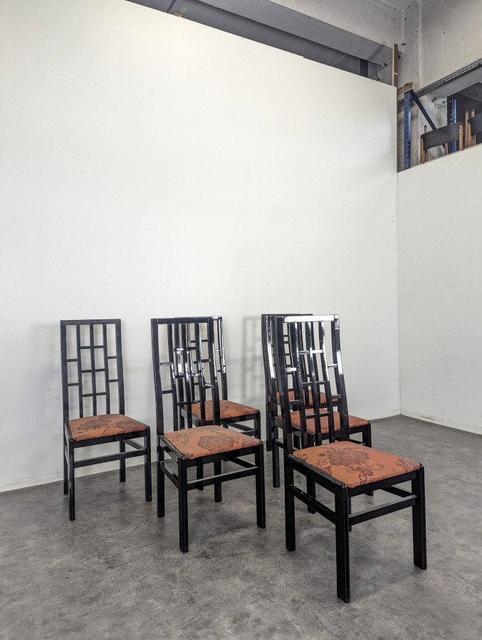 Série de 6 chaises en bois laqué noir des années 80