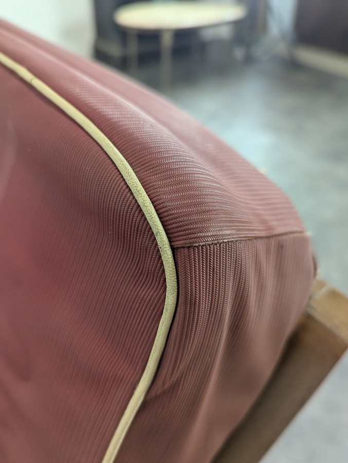 Fauteuil vintage époque Reconstruction pieds Compas