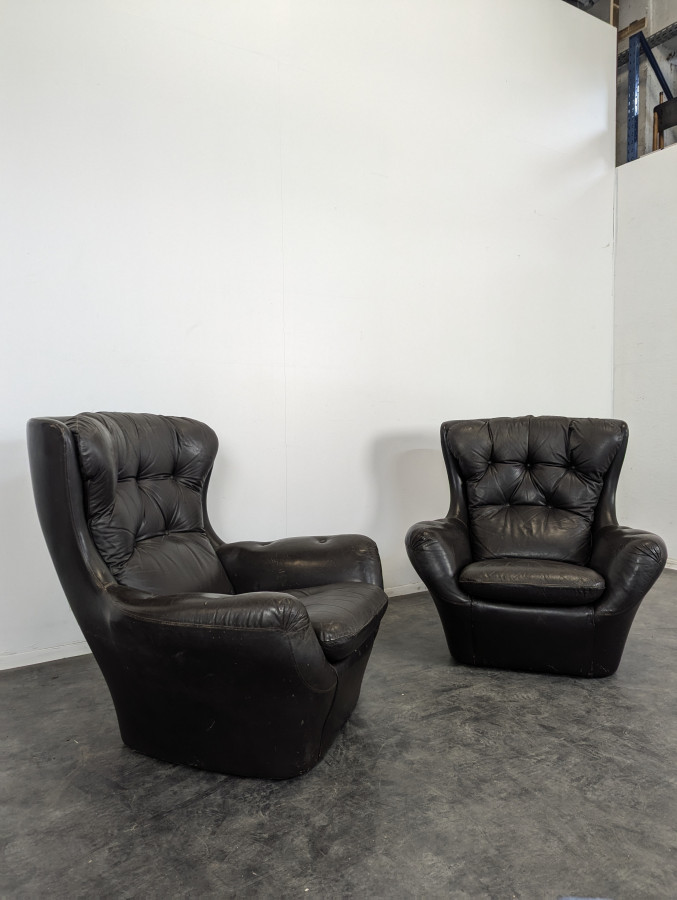 Paire de fauteuil Steiner en cuir marron foncé