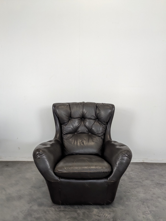 Paire de fauteuil Steiner en cuir marron foncé