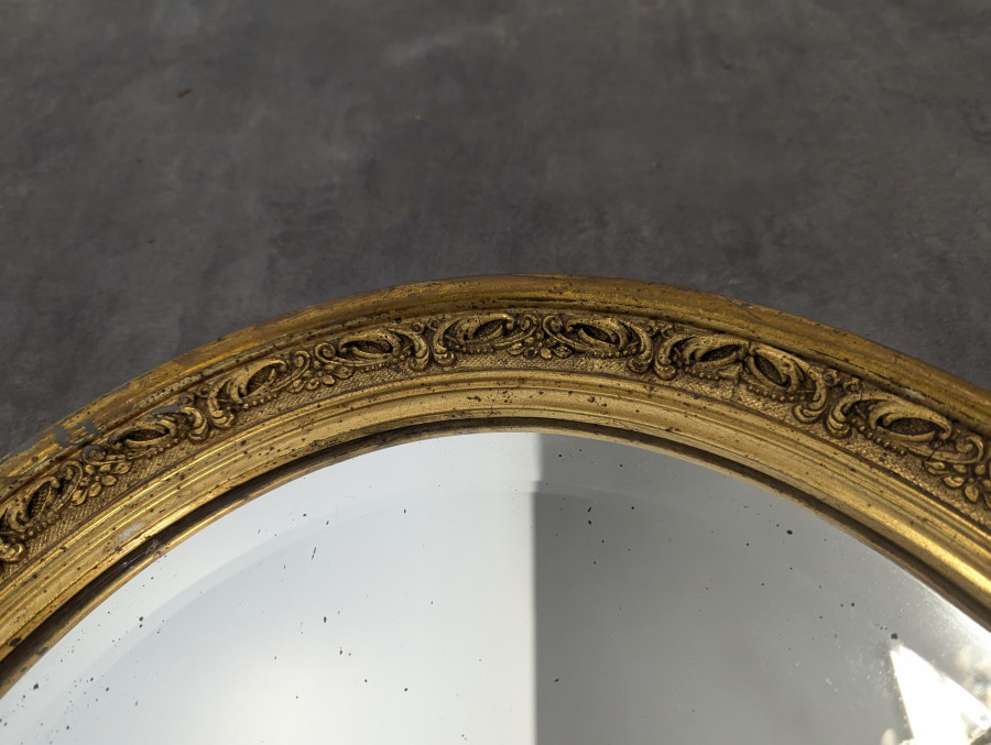 Miroir époque Napoléon III en bois et stuc doré