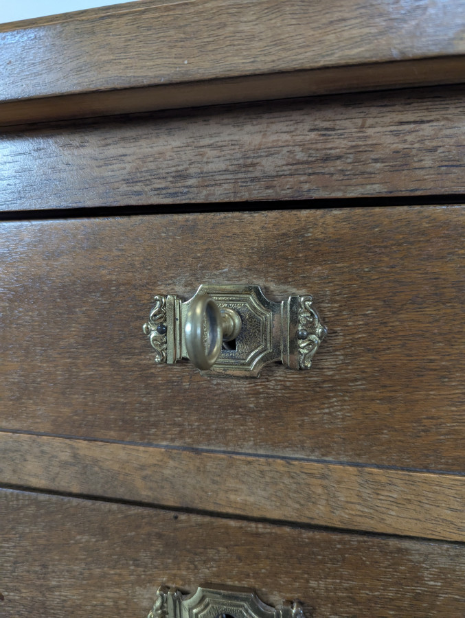 Bureau de ministre en Noyer provenant du Sénat Français