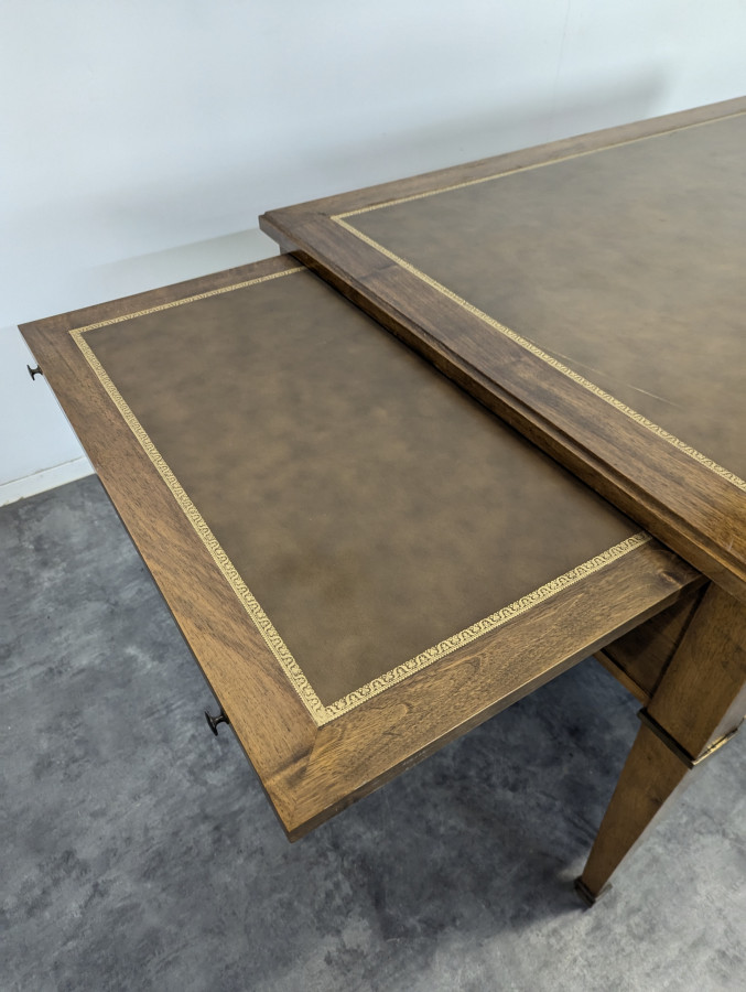 Bureau de ministre en Noyer provenant du Sénat Français