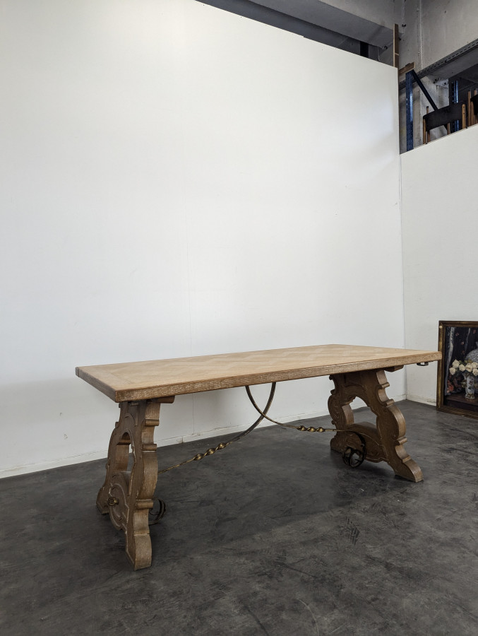 Table de style Espagnol en chêne cérusé