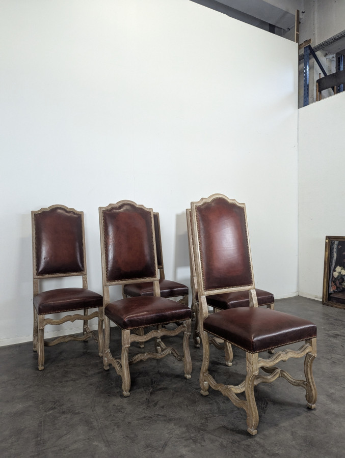 Série de 6 chaises de style Renaissance Espagnol en chêne cérusé