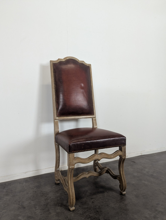 Série de 6 chaises de style Renaissance Espagnol en chêne cérusé