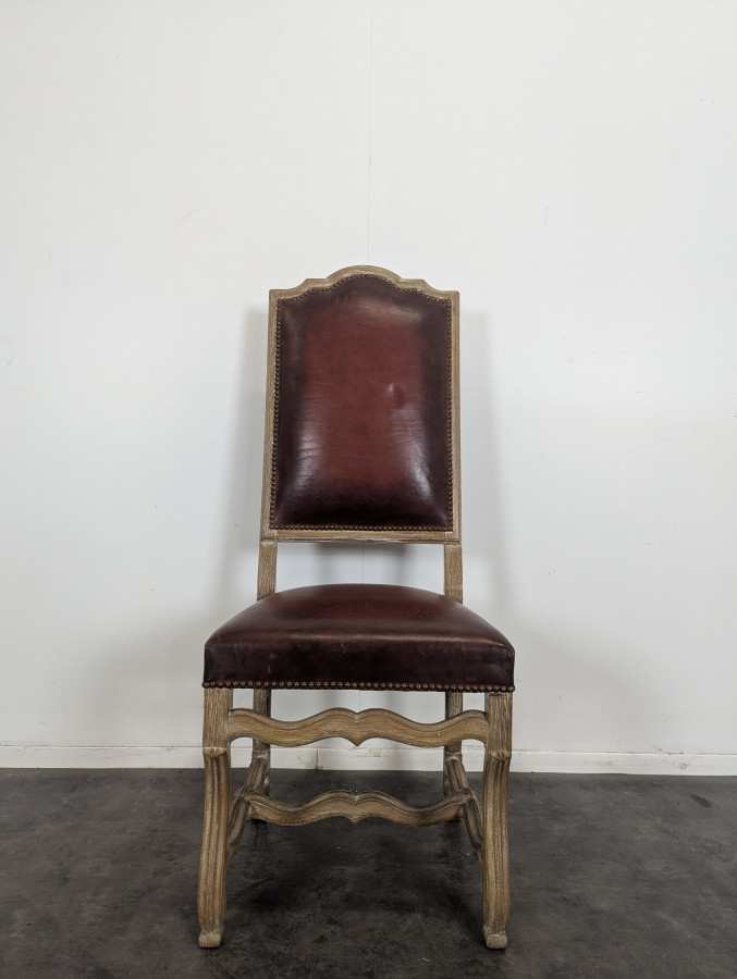 Série de 6 chaises de style Renaissance Espagnol en chêne cérusé