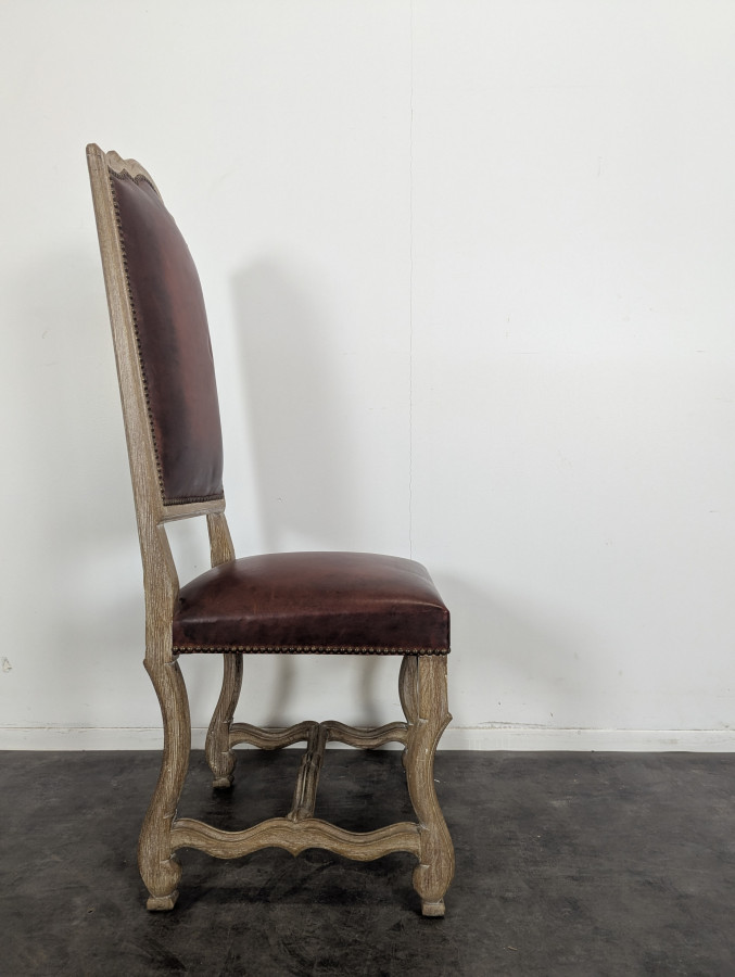 Série de 6 chaises de style Renaissance Espagnol en chêne cérusé