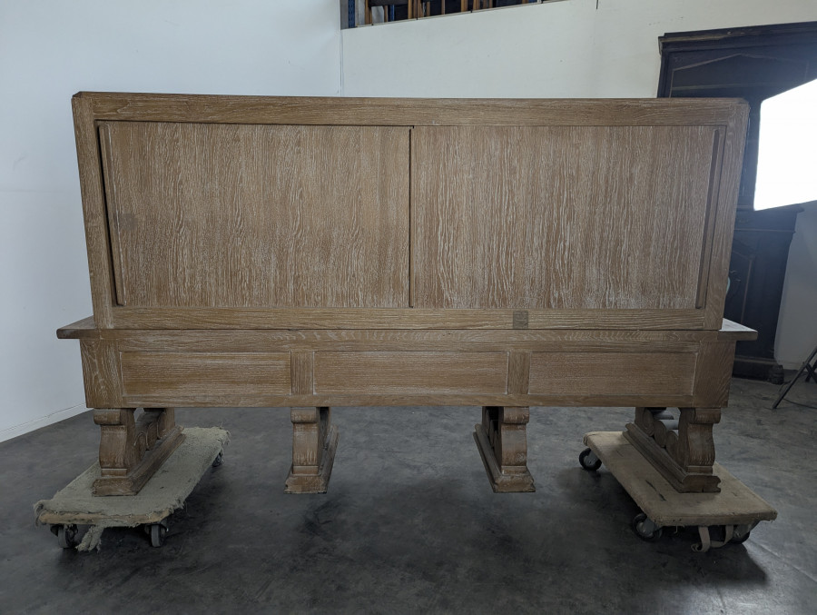 Enfilade de style Renaissance Espagnol en chêne cérusé