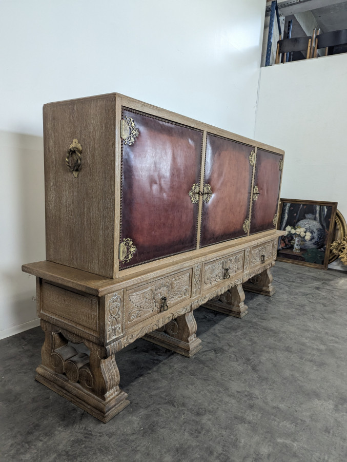 Enfilade de style Renaissance Espagnol en chêne cérusé