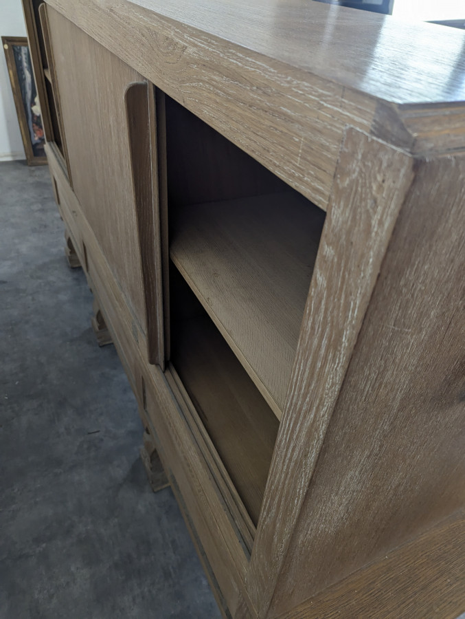 Enfilade de style Renaissance Espagnol en chêne cérusé