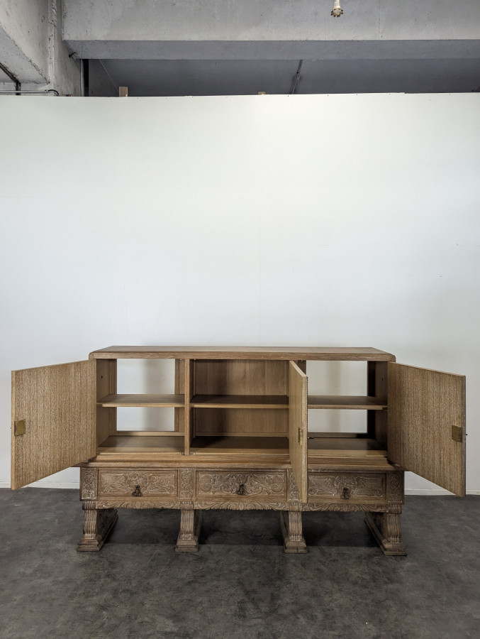 Enfilade de style Renaissance Espagnol en chêne cérusé