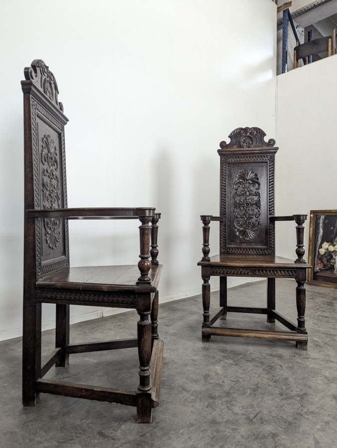 Paire de fauteuil Caquetoires de style Renaissance en chêne