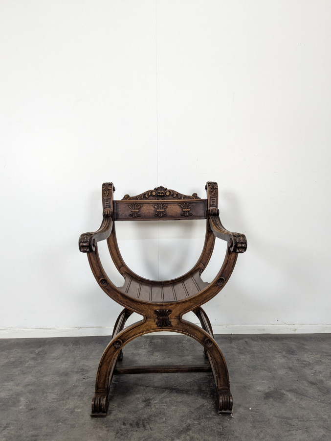 Fauteuil Curule Dagobert en Noyer