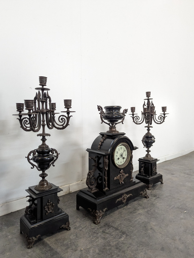 Garniture de cheminée fin XIX ème en Marbre noir