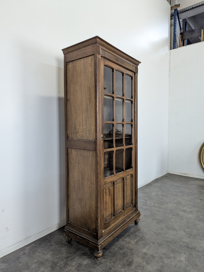 Vitrine Parisienne en chêne époque Reconstruction
