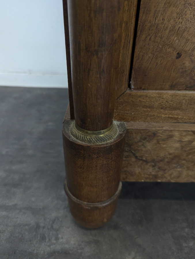 Commode de style Empire en Noyer et Ronce de Noyer