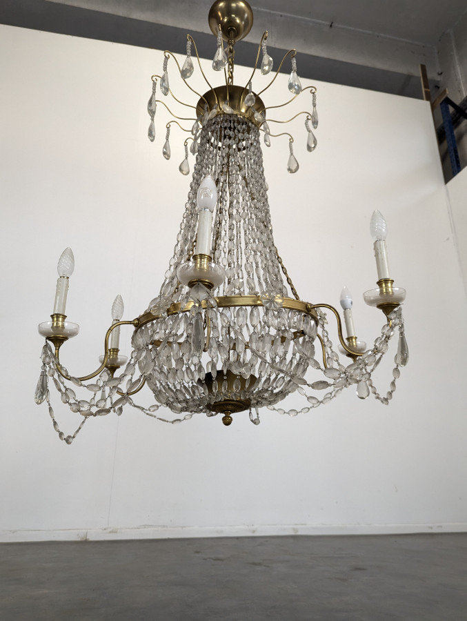 Lustre mongolfière à pampilles et monture en bronze