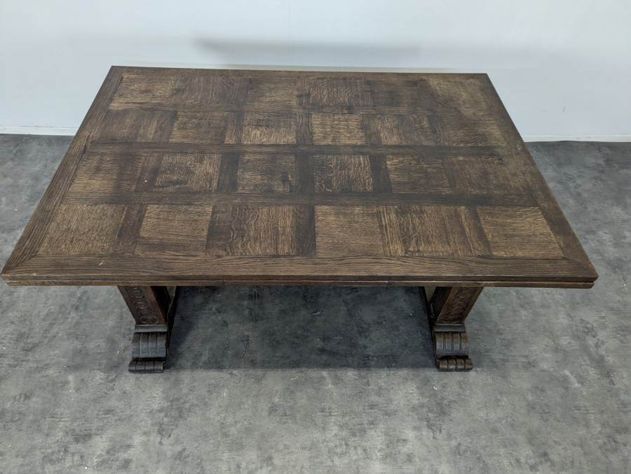 Table de style Renaissance en chêne