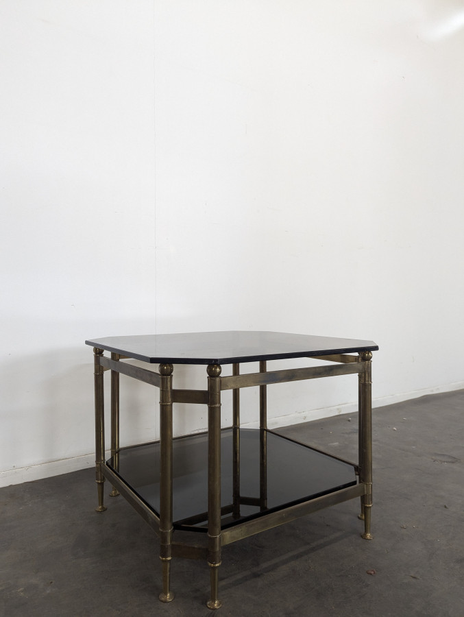 Table basse en laiton et verre fumé années 80