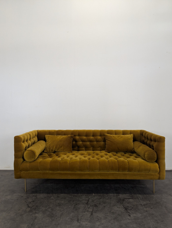 Canapé en velour couleur Safran