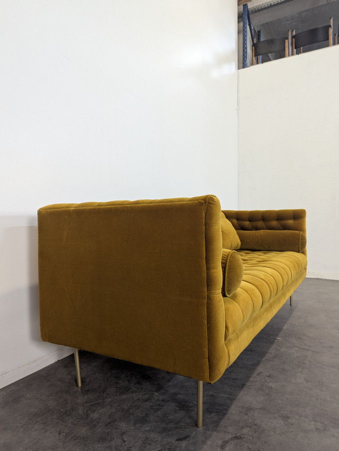 Canapé en velour couleur Safran