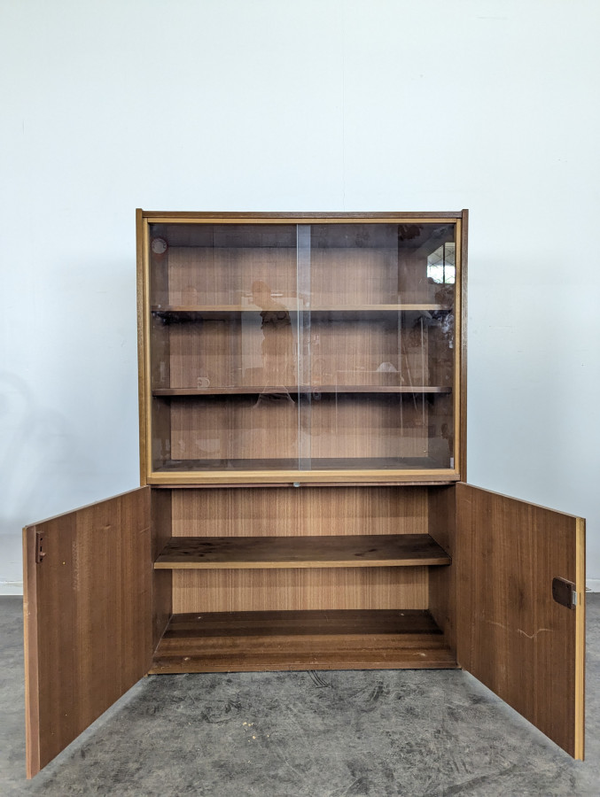 Vitrine des années 70 en Teck