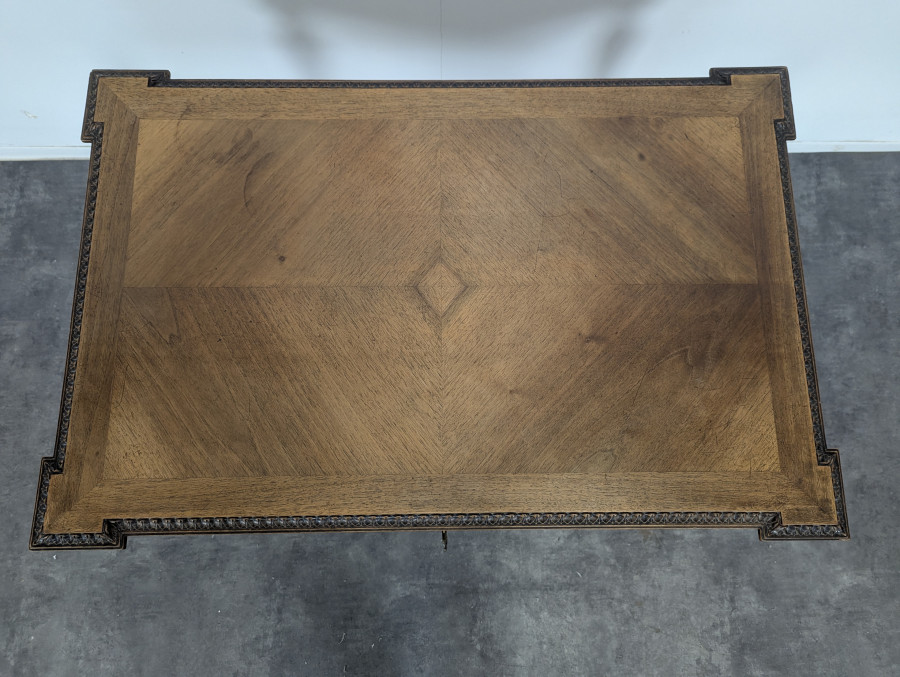 Table de milieu de style Louis XVI en noyer